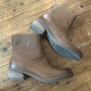 Dansko brown pull on back zipper size 9/40 ortho ankle boots